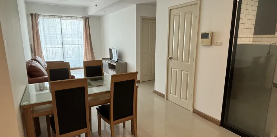 Studio in the Condo in Yan Nawa, Bangkok, Thailand  № 158245