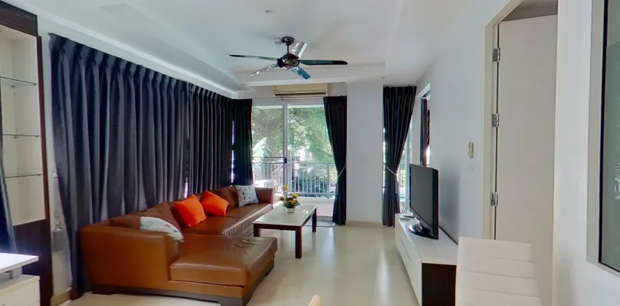 Condo in Pattaya, Thailand, 2 bedrooms  № 153364