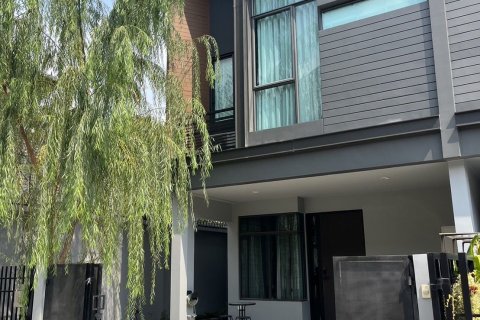 Townhouse in Saphan Sung, Bangkok, Thailand 2 bedrooms № 153368 - photo 1