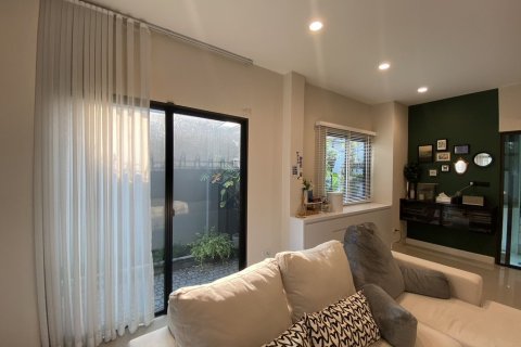 Townhouse in Saphan Sung, Bangkok, Thailand 2 bedrooms № 153368 - photo 3