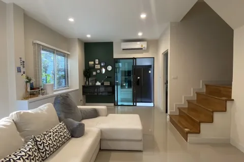 Townhouse in Saphan Sung, Bangkok, Thailand 2 bedrooms № 153368 - photo 2