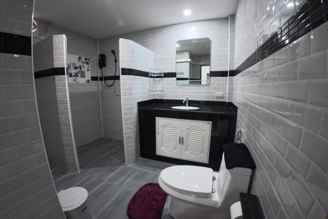 House in Kathu, Thailand 2 bedrooms № 153365 - photo 17