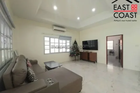Casa de 3 dormitorios en Pattaya, Tailandia № 212184 - foto 12