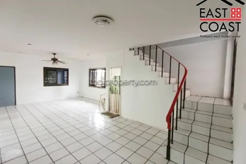 Casa de 3 dormitorios en Pattaya, Tailandia № 212182 - foto 3