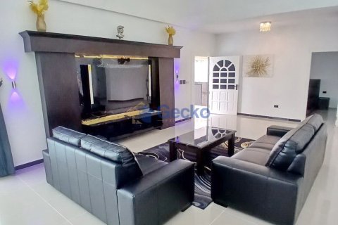 Haus in Pattaya, Thailand 6 Schlafzimmer № 220449 - Foto 3