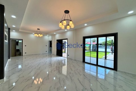 Haus in Pattaya, Thailand 3 Schlafzimmer № 220448 - Foto 24
