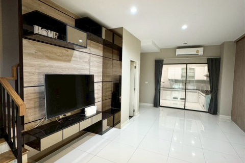 Townhouse in Bangkok, Thailand 3 bedrooms № 189633