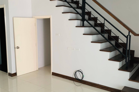 Townhouse à Bangkok, Thaïlande 4 chambres № 189636