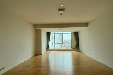 Studio in the Condo in Khlong San, Bangkok, Thailand  № 141643 - photo 3