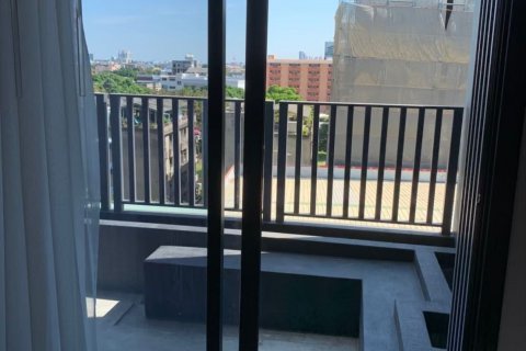 Condo in Bang Kapi, Bangkok, Thailand, 2 bedrooms  № 141627 - photo 12