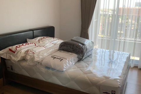 Condo in Bang Kapi, Bangkok, Thailand, 2 bedrooms  № 141627 - photo 8