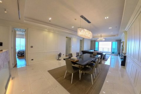 Кондоминиум с 3 спальнями в Бангкоке, Таиланд № 143269 - фото 1