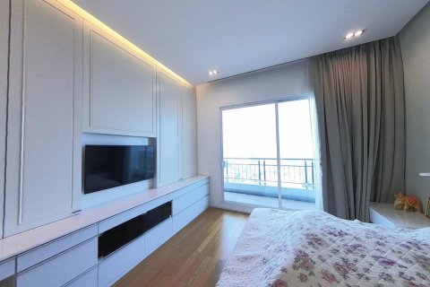 Кондоминиум с 3 спальнями в Бангкоке, Таиланд № 143269 - фото 9