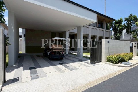 House in Pattaya, Thailand 4 bedrooms № 199867 - photo 25