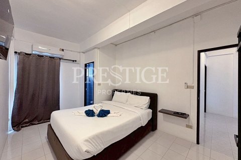 House in Pattaya, Thailand 12 bedrooms № 199871 - photo 30