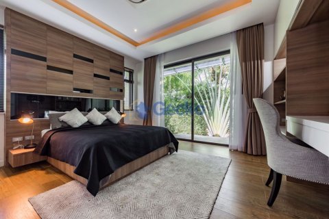 House in Pattaya, Thailand 4 bedrooms № 196914 - photo 23