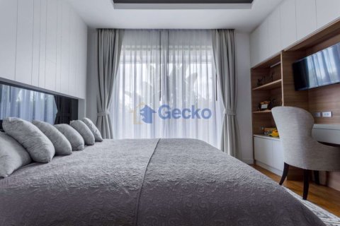 House in Pattaya, Thailand 4 bedrooms № 196914 - photo 7
