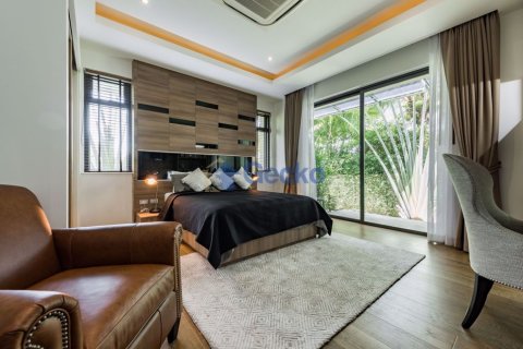 House in Pattaya, Thailand 4 bedrooms № 196914 - photo 21