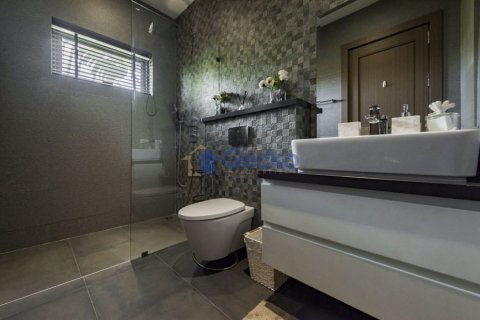 House in Pattaya, Thailand 4 bedrooms № 196914 - photo 19