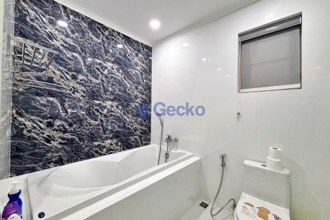 House in Pattaya, Thailand 3 bedrooms № 196918 - photo 27