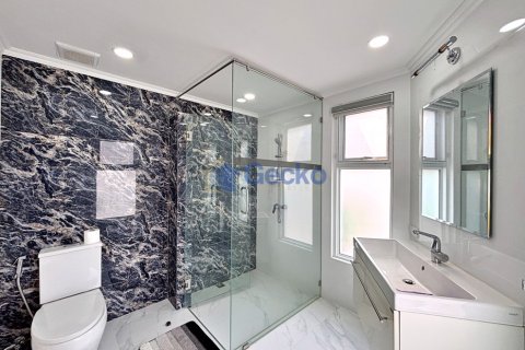 House in Pattaya, Thailand 3 bedrooms № 196918 - photo 23