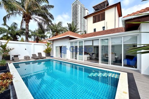 House in Pattaya, Thailand 3 bedrooms № 196918 - photo 30