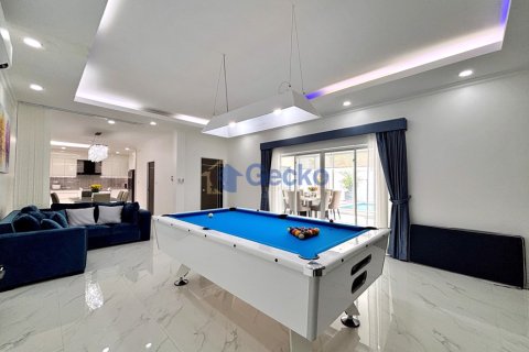 House in Pattaya, Thailand 3 bedrooms № 196918 - photo 8