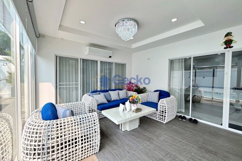 House in Pattaya, Thailand 3 bedrooms № 196918 - photo 4
