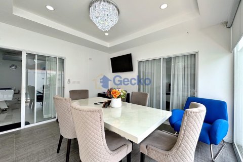 House in Pattaya, Thailand 3 bedrooms № 196918 - photo 6