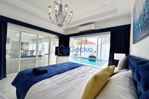 House in Pattaya, Thailand 3 bedrooms № 196918 - photo 26