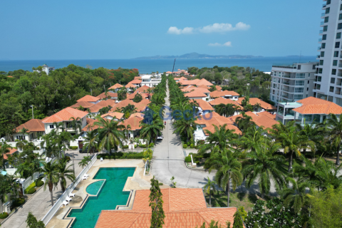 House in Pattaya, Thailand 3 bedrooms № 196918 - photo 2