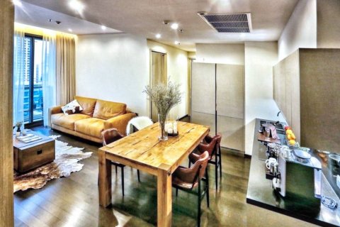Condo in Bangkok, Thailand, 2 bedrooms № 116677 - photo 1