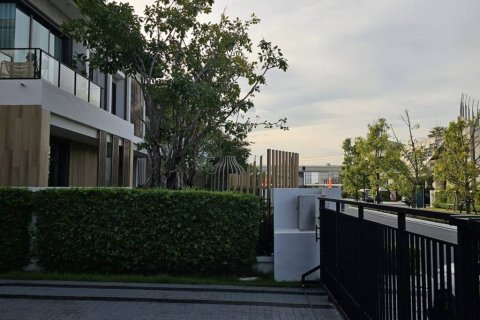 House in Bang Kaeo, Thailand 4 bedrooms № 116678 - photo 3