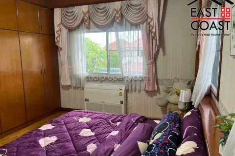 Casa de 5 dormitorios en Pattaya, Tailandia № 213464 - foto 9