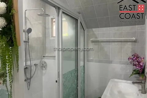 Casa de 5 dormitorios en Pattaya, Tailandia № 213464 - foto 6