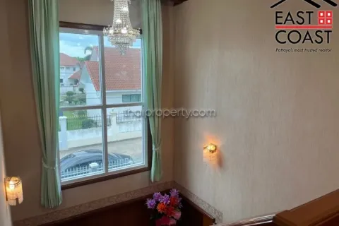 Casa de 5 dormitorios en Pattaya, Tailandia № 213464 - foto 11