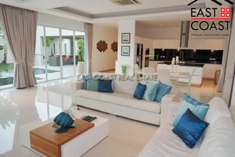 Casa de 3 dormitorios en Pattaya, Tailandia № 213463 - foto 10