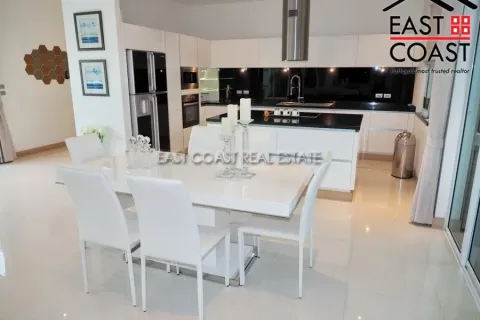 Casa de 3 dormitorios en Pattaya, Tailandia № 213463 - foto 13
