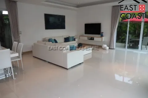 Casa de 3 dormitorios en Pattaya, Tailandia № 213463 - foto 8
