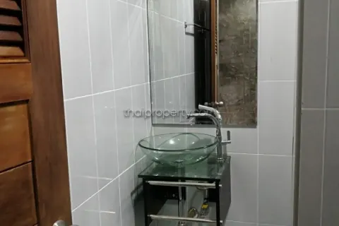 Casa de 5 dormitorios en Pattaya, Tailandia № 213462 - foto 4