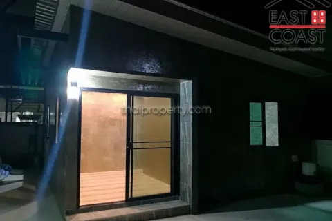 Casa de 5 dormitorios en Pattaya, Tailandia № 213462 - foto 3