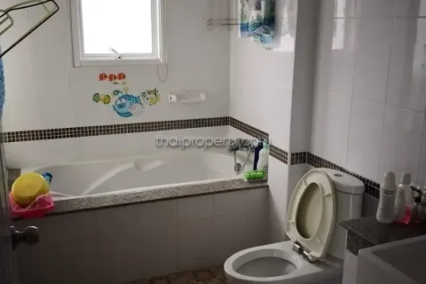 Casa de 5 dormitorios en Pattaya, Tailandia № 213462 - foto 11