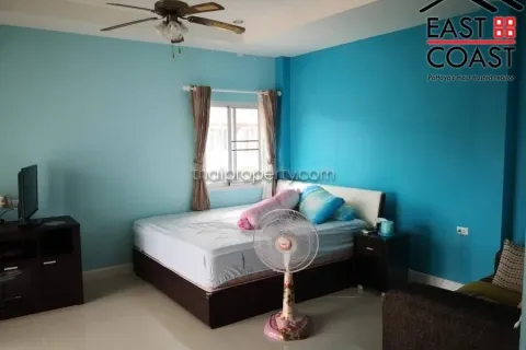 Casa de 5 dormitorios en Pattaya, Tailandia № 213462 - foto 12
