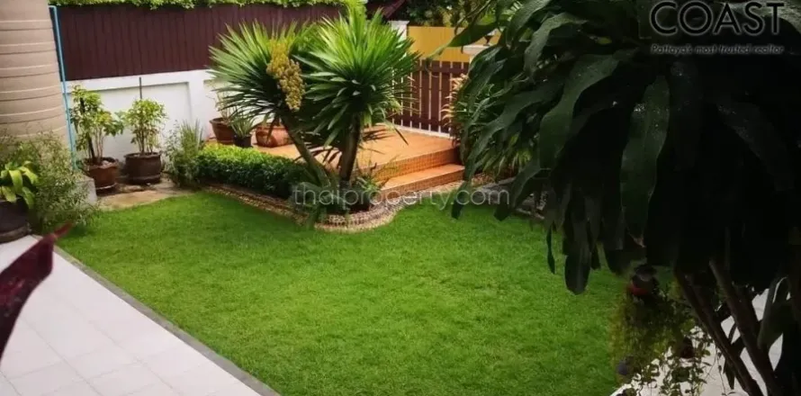 Casa de 5 dormitorios en Pattaya, Tailandia № 213462