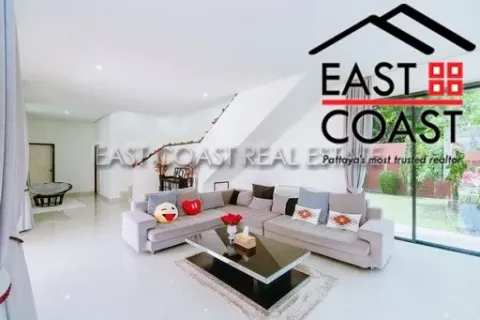 Casa de 4 dormitorios en Pattaya, Tailandia № 213465 - foto 11
