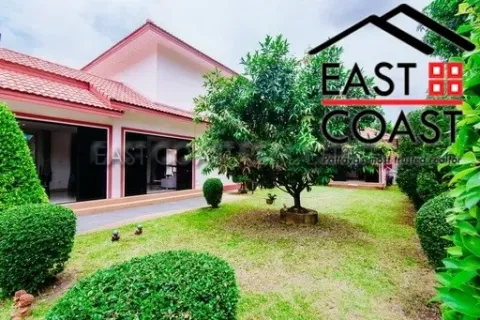 Casa de 4 dormitorios en Pattaya, Tailandia № 213465 - foto 3