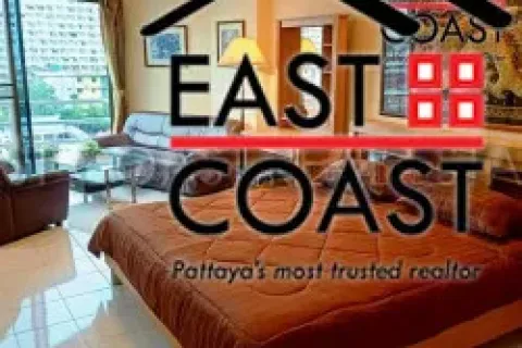 House in Pattaya, Thailand 4 bedrooms № 213944