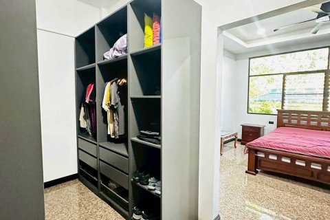 Villa in Pattaya, Thailand 4 bedrooms № 171603 - photo 9