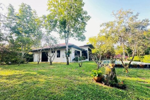 Villa in Pattaya, Thailand 4 bedrooms № 171603 - photo 17