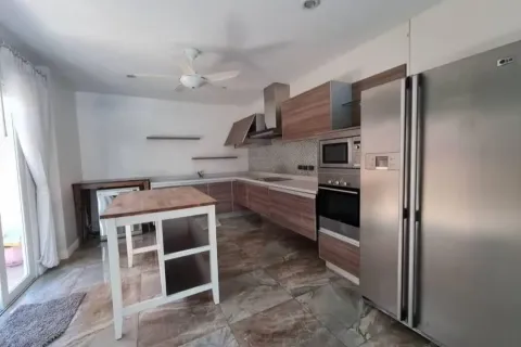 Casa de 4 dormitorios en Pattaya, Tailandia № 210656 - foto 18